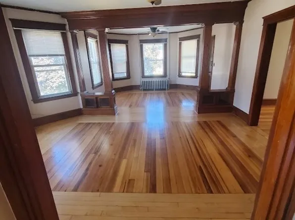 27 Bond St APT 3, Fall River, MA 02720