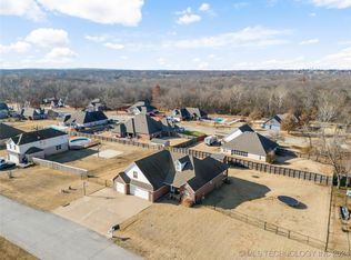 13748 S 262nd East Ave, Coweta, OK 74429