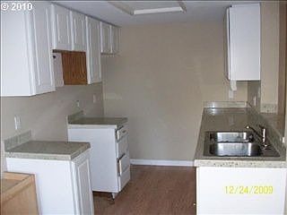 2nd image of 9904 SE Talbert St