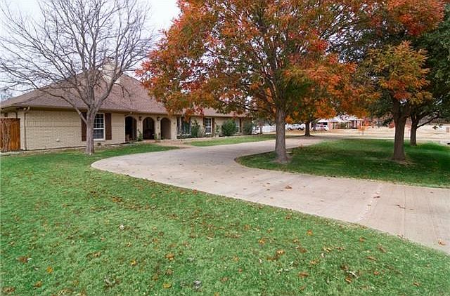 1st image of 325 Brown Cliff Ct