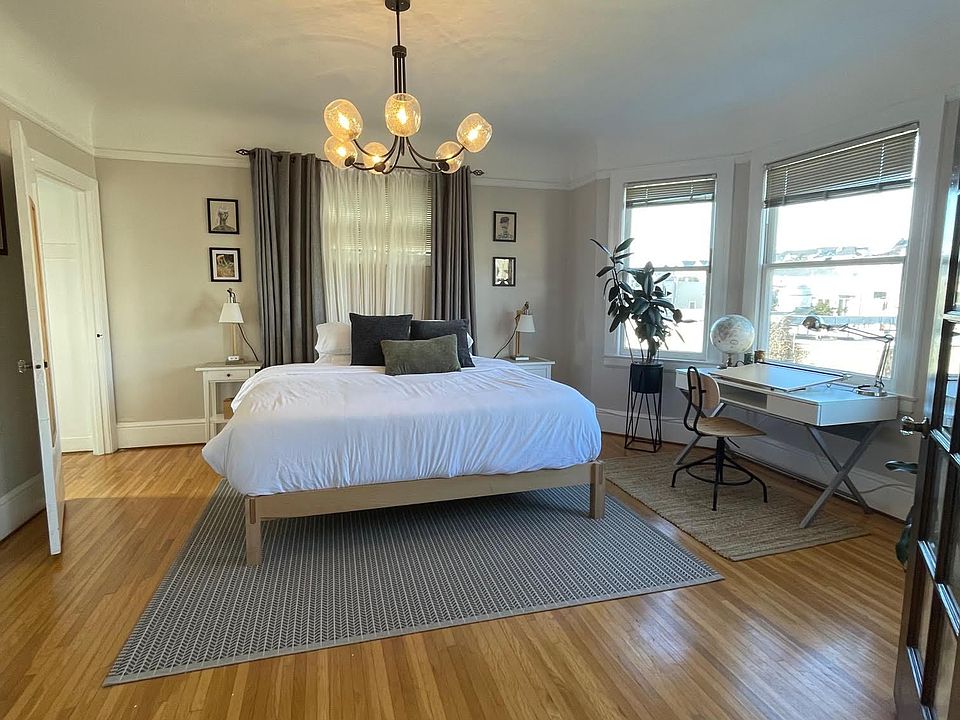 1st image of 3550 California St
