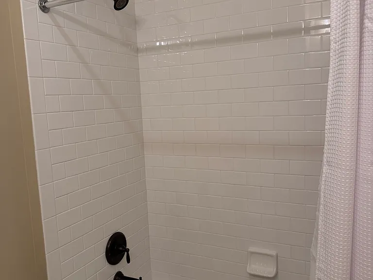 Shower / Bathtub Combination