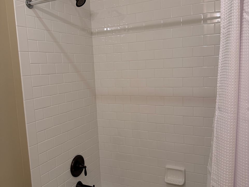 Shower / Bathtub Combination