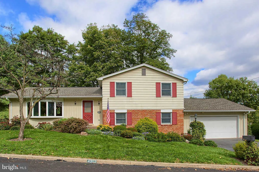 4302 Woodcrest Ln photo 1
