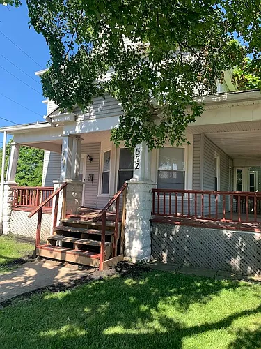 572 Bowman St Photo 1