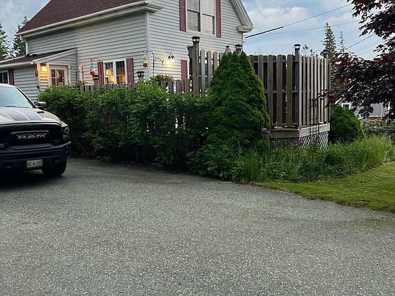 3rd image of 20 Tea Hill Road