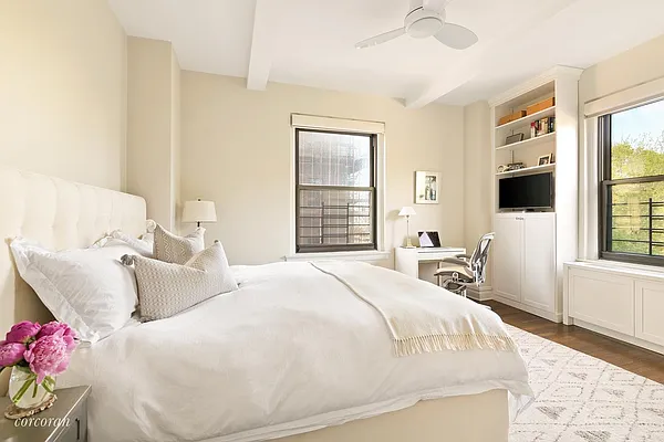 Sold by Corcoran | media 21