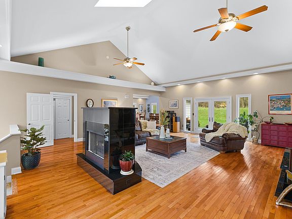 5th image of 4950 Olentangy River Rd