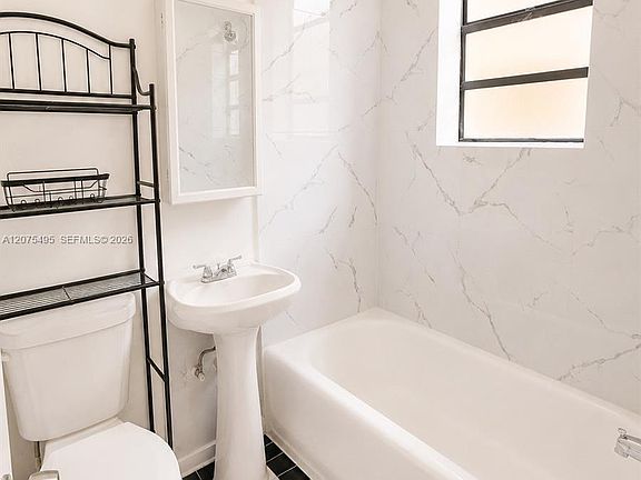 5th image of 1319 Meridian Ave APT 205