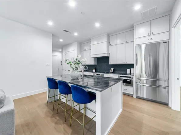3601 Routh St #2F, Dallas, TX 75219