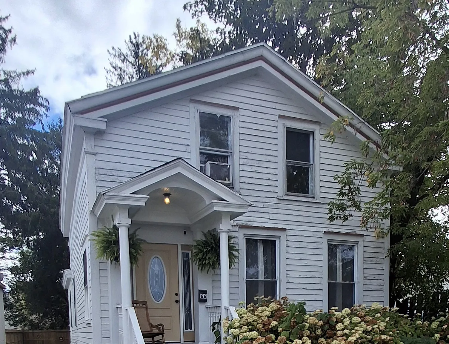 3 bed, 1.5 bath, 1657 sqft, $1,450 — Photo 1