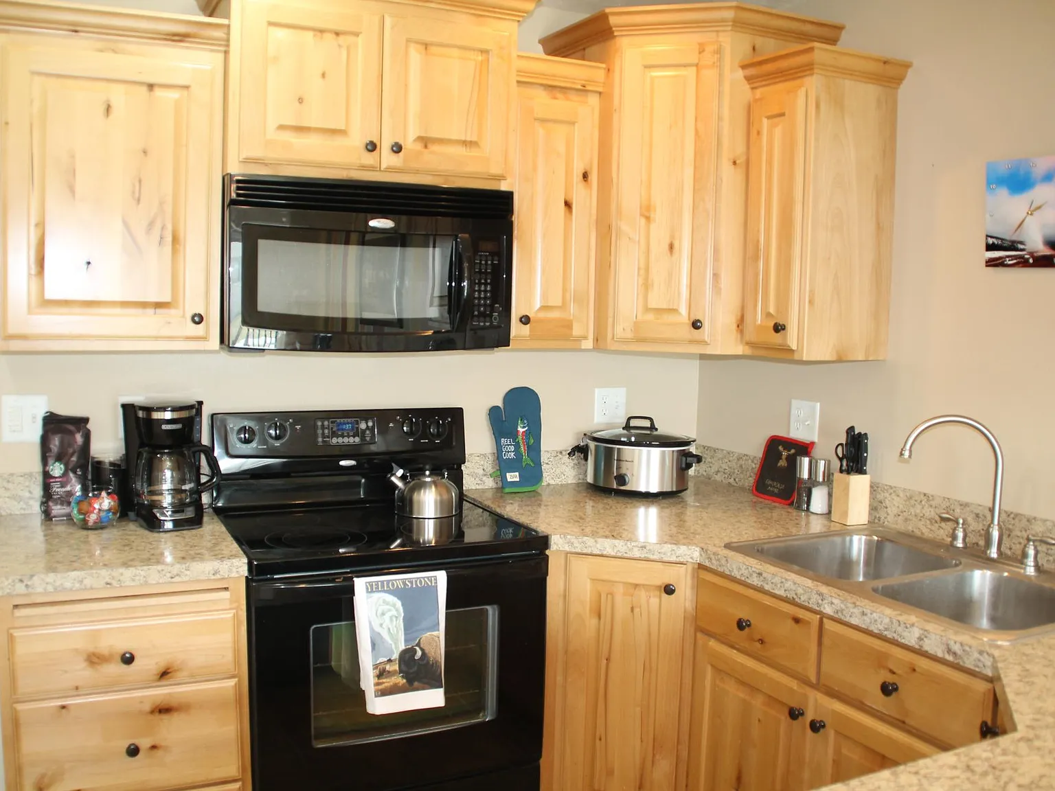 195 Robison Dr — Photo 1