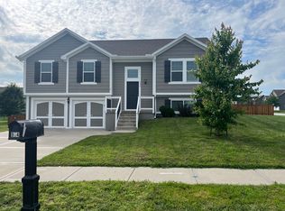 947 N Cypress Cir, Kearney, MO 64060
