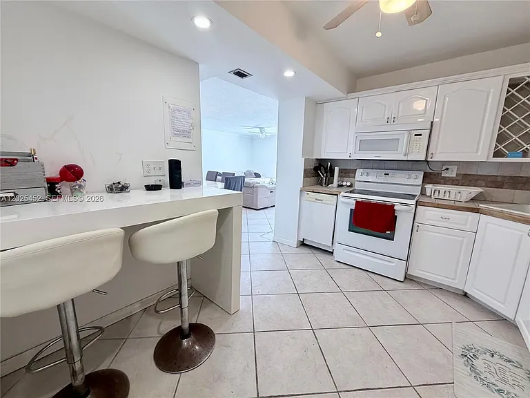 2750 NE 183rd St #Penthouse 10 — Photo 8