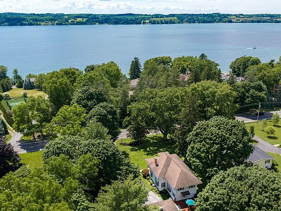 3rd image of 3066 E Lake Rd