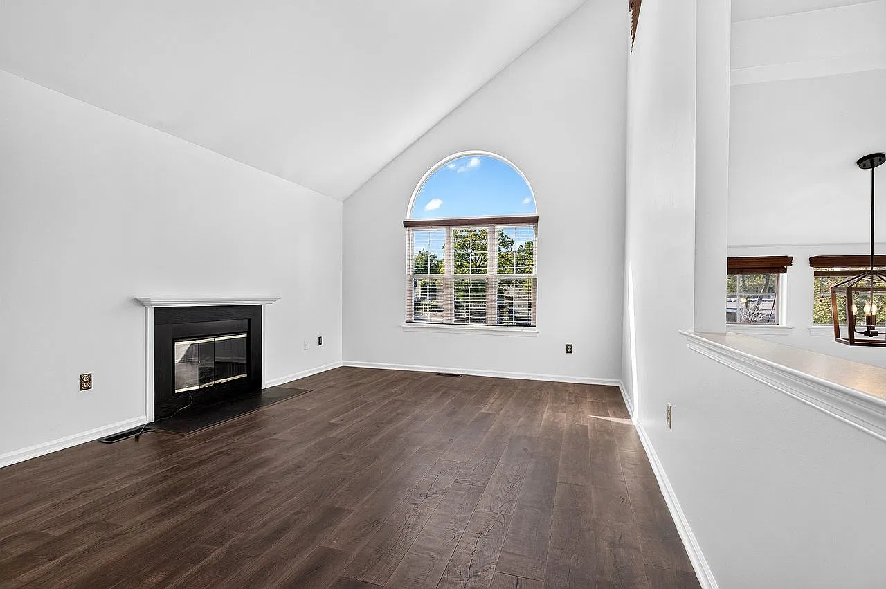2 bed, 1160 sqft, $2,650 — Photo 4
