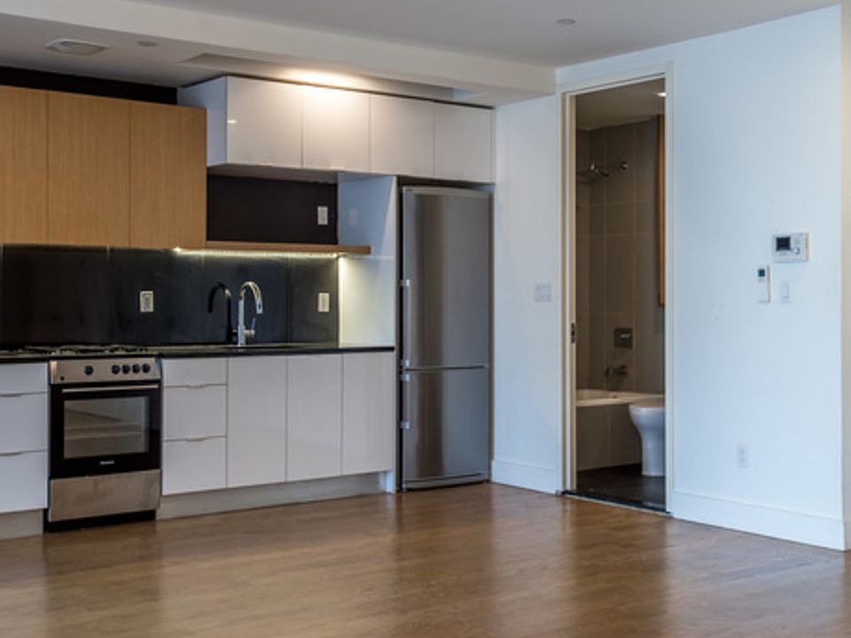 1st image of 822 Saint Johns Pl #1F
