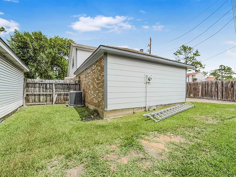 4138 Club Valley Dr — Photo 44