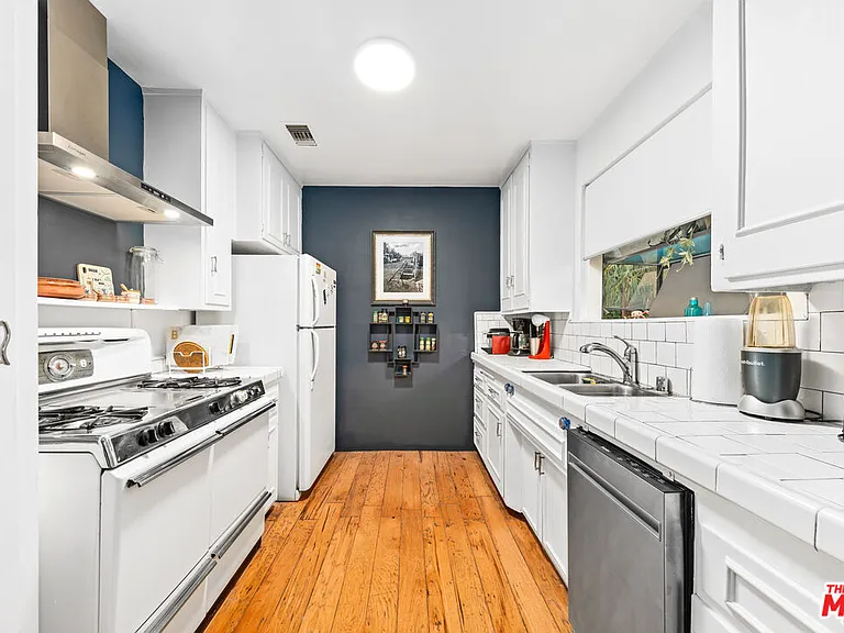 1330 N Crescent Heights Blvd #16 — Photo 11