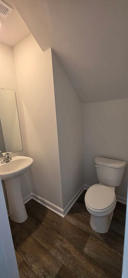 Beautiful New End-Unit 4BR Townhome for Military Tenant — Photo 2