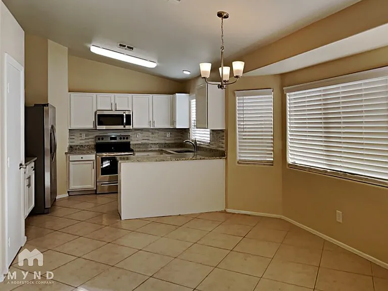 8520 W Palm Ln #1093 — Photo 4