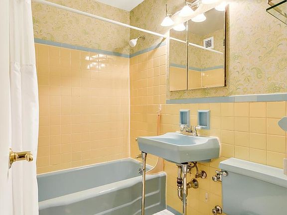 4th image of 12510 Queens Blvd APT 704