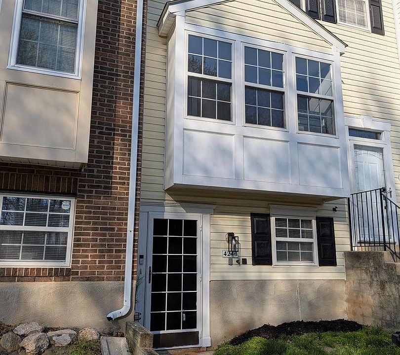 1st image of 4240 Applegate Ln #5