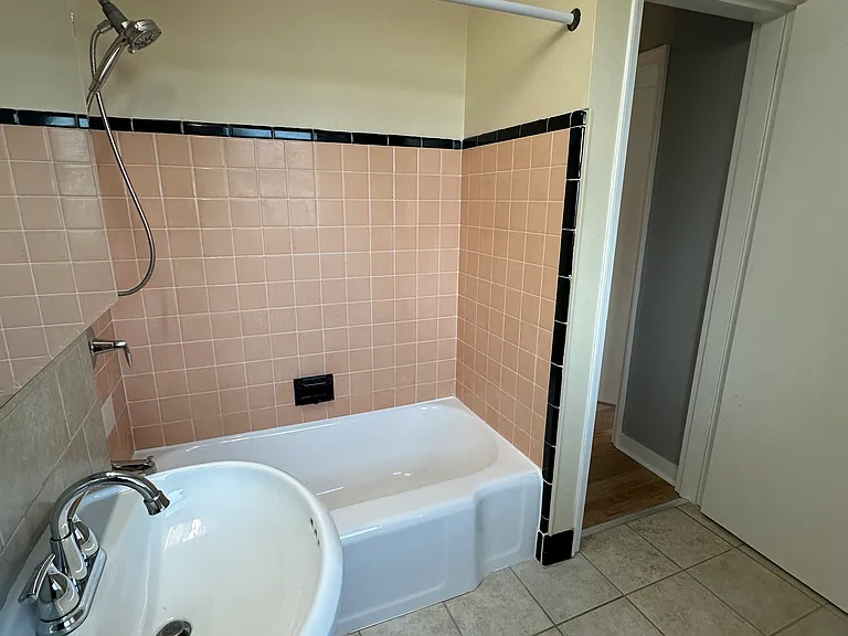 6216 N Whipple St #3E — Photo 14