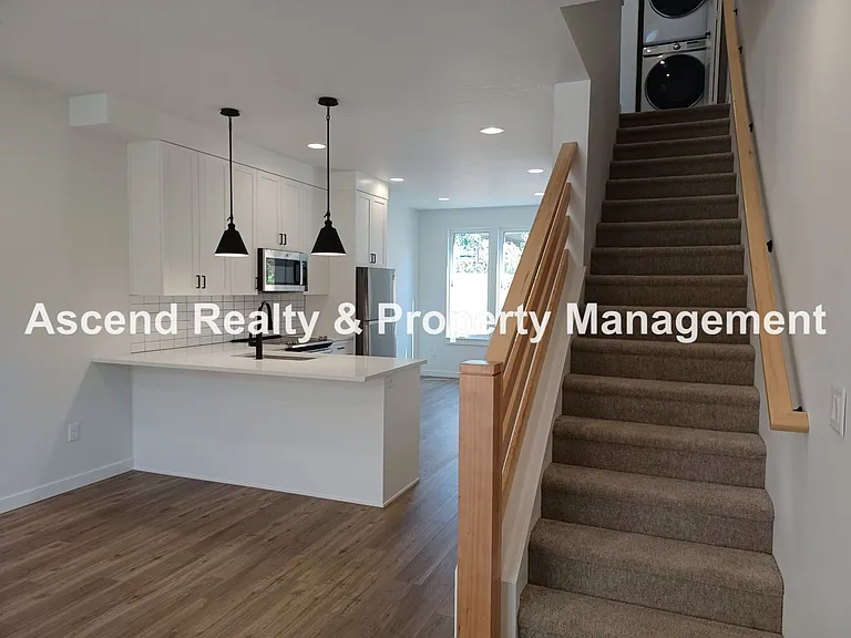 5311 NE 14th Pl — Photo 8