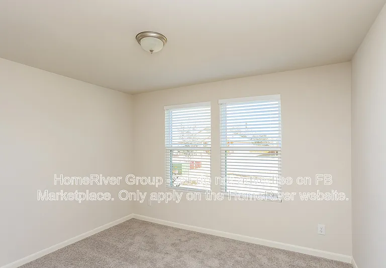 413 Jameson St — Photo 14