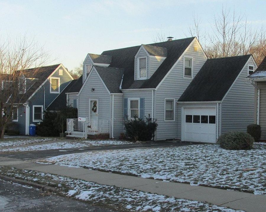 2nd image of 246 Lincoln Ave