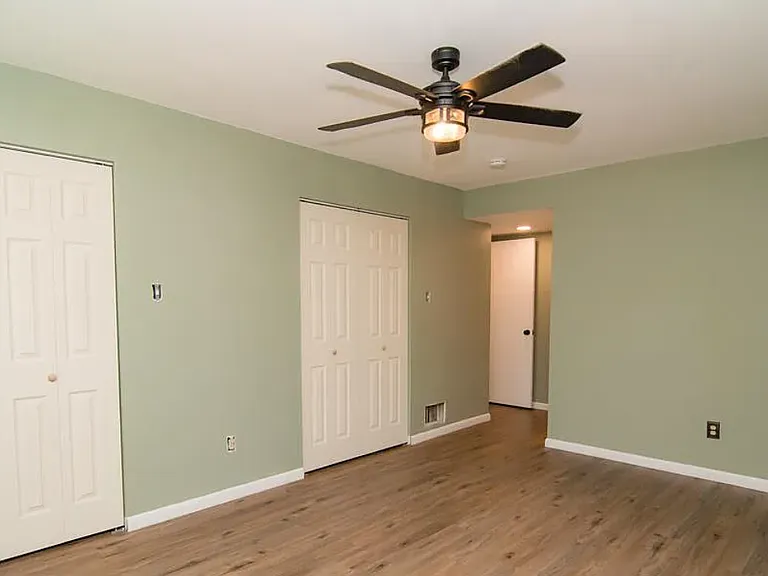 2705 Rolling Green Dr — Photo 5