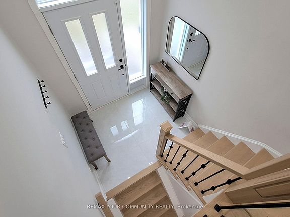 4th image of 281 Ferndale Dr S
