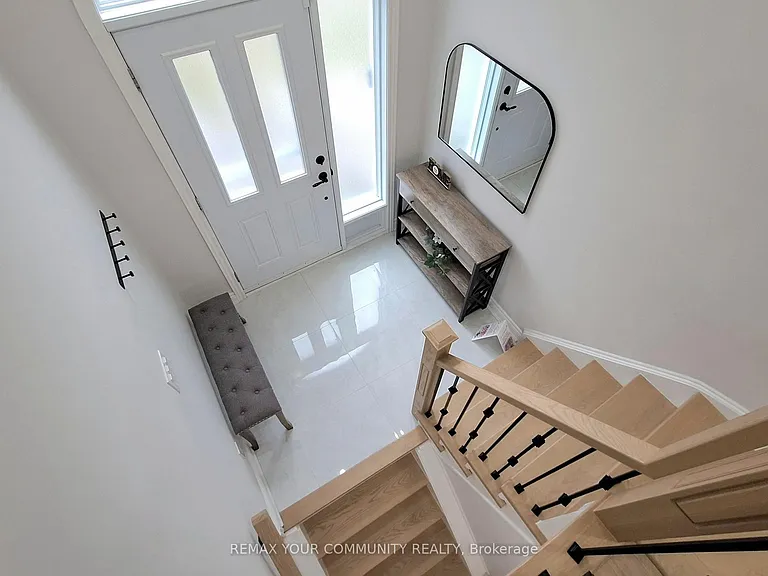 281 Ferndale Dr S — Photo 4