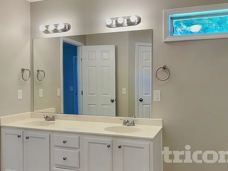 212 Dorchester Dr — Photo 9