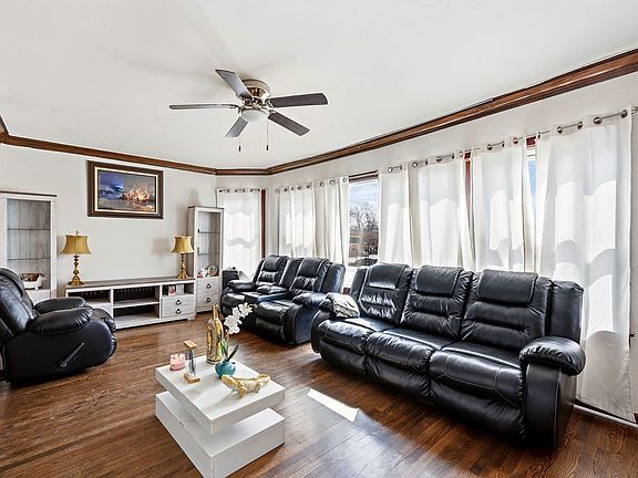 4th image of 1018 W 115th St