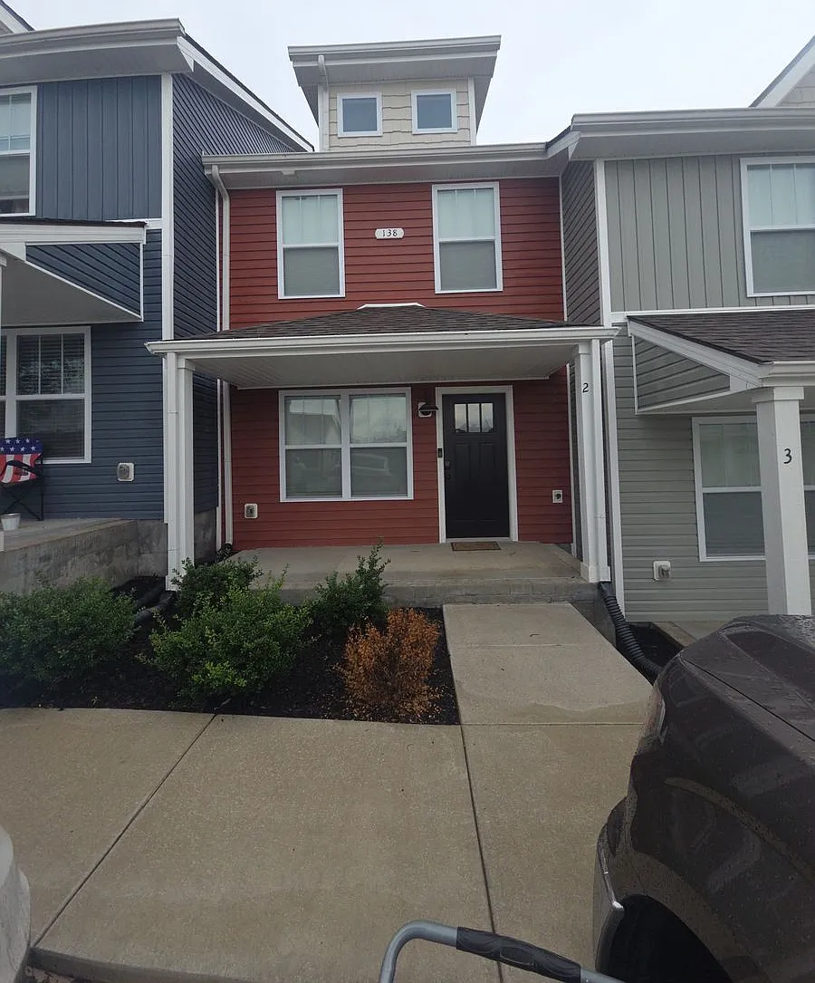 2 bed, 2.5 bath, 1220 sqft, $1,950 — Photo 1