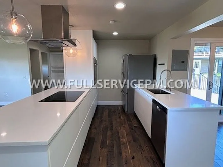 7412 Military Rd S — Photo 10