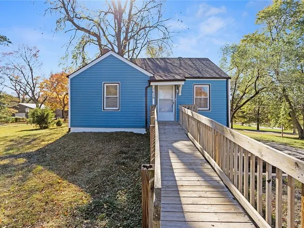 2619 NE 39th Ter, Kansas City, MO 64117