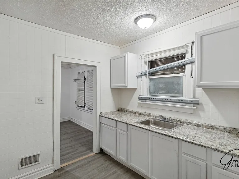 16901 Log Cabin - Znth Holdings LLC — Photo 13