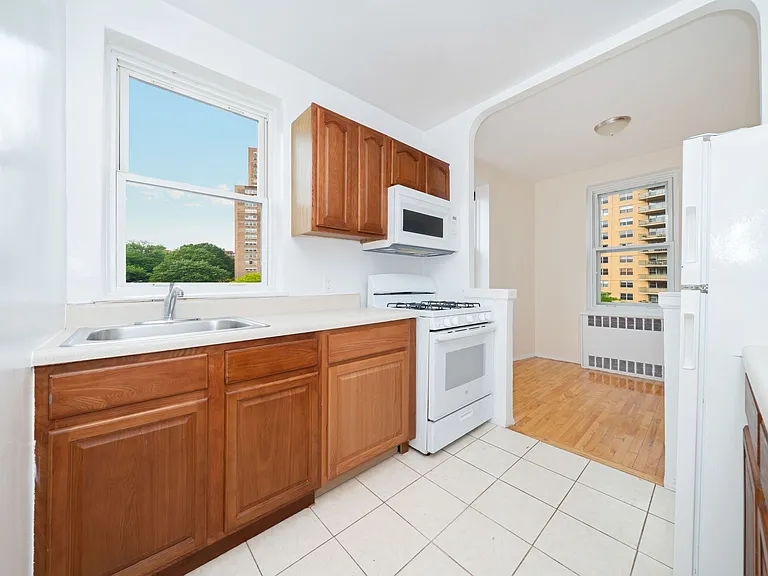 500 Kappock St #6K — Photo 7
