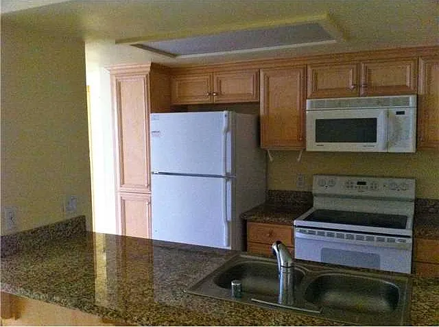 4222 Menlo Ave — Photo 3