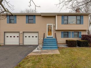 16 Blue Bell Ln, Middletown, CT 06457
