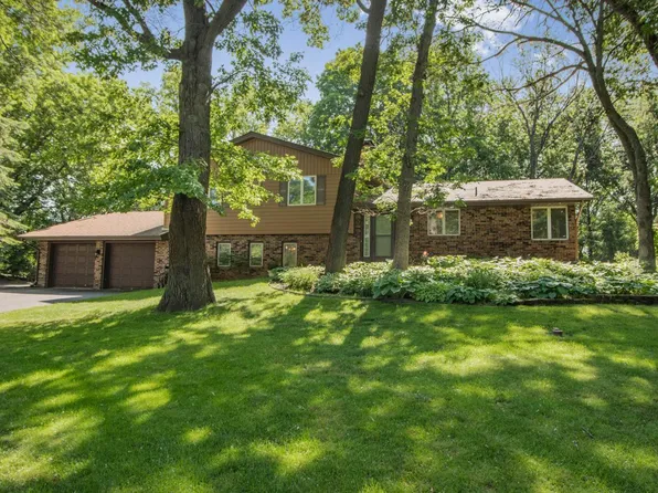 4406 Wood Duck Dr, Vadnais Heights, MN 55127