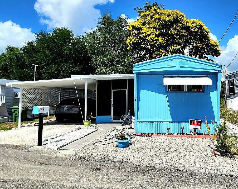 1st image of 7 Gardenia Dr