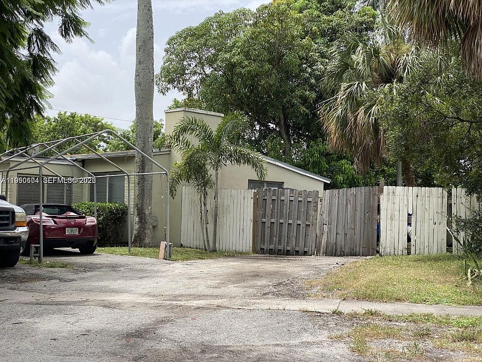 1st image of 143 SW 21st Way