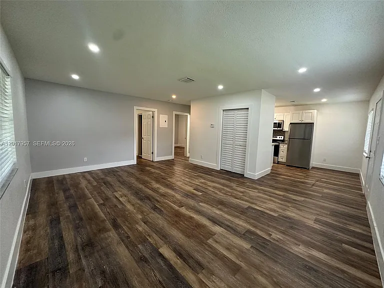 3315 SW 15th Ave #1 — Photo 2