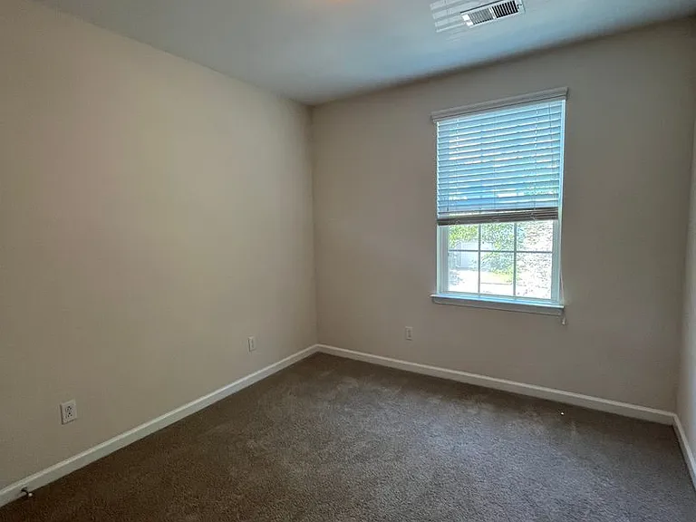 479 Truman Dr — Photo 10