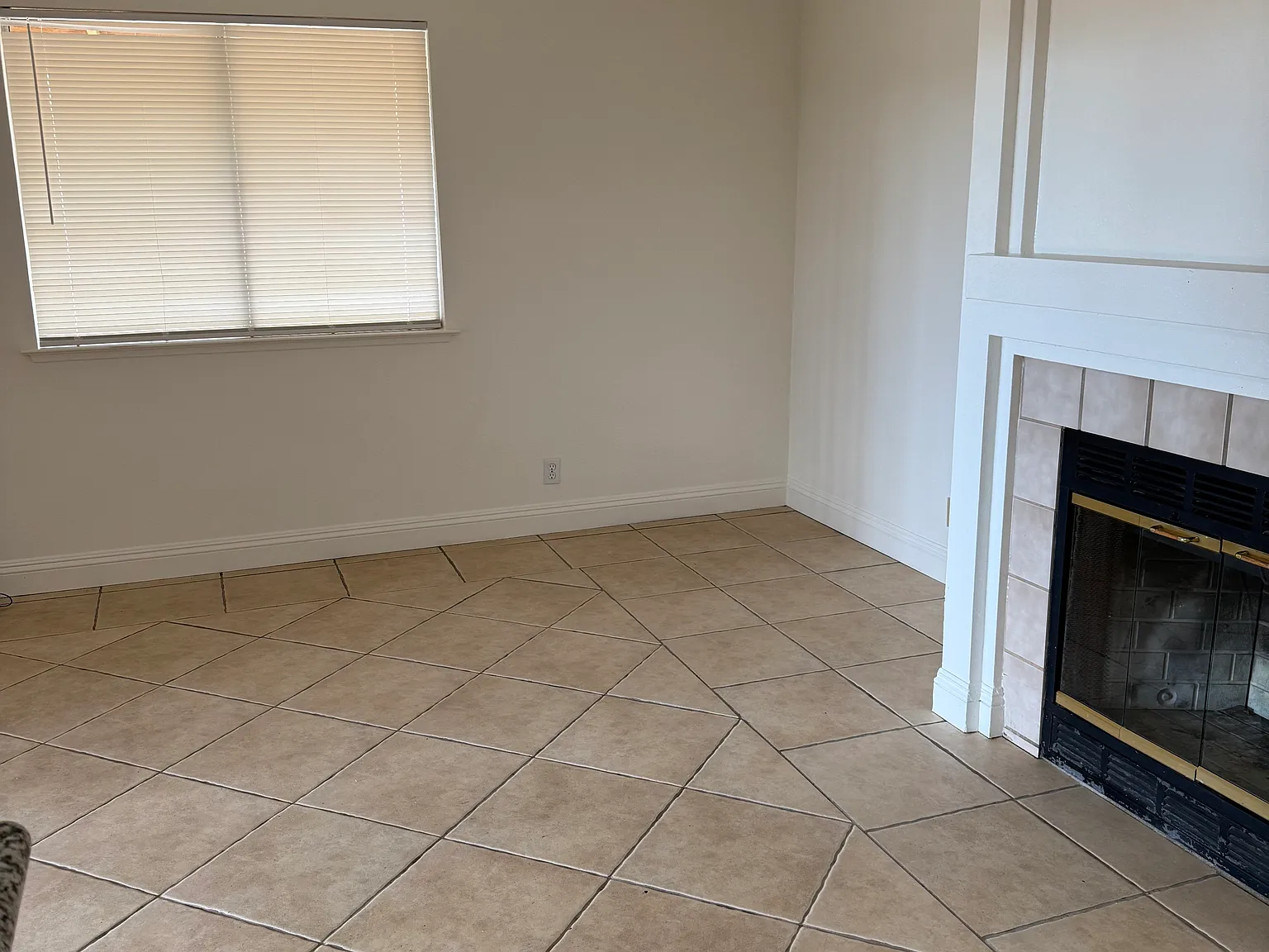 4 bed, 1615 sqft, $2,635 — Photo 3