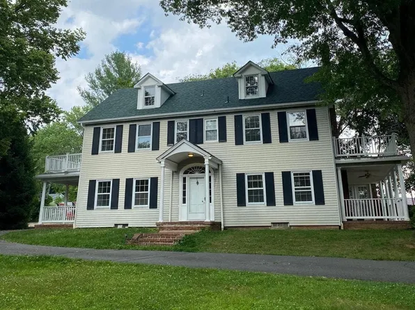 400 S 32nd St, Purcellville, VA 20132